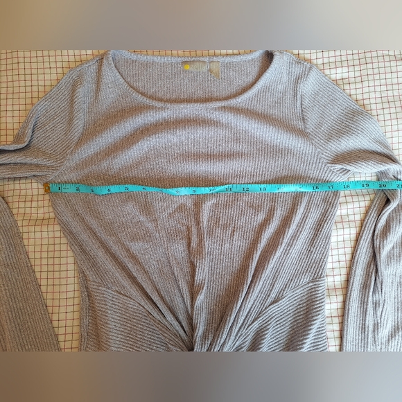 Zella Knot a Chance sweater - Picture 4 of 6